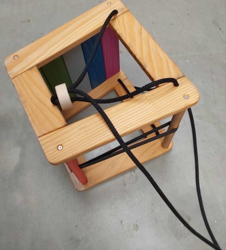 Preview: 2.Wahl Babyschaukel BAMBINO aus Holz in bunten Regenbogen Farben für Indoor und Outdoor | Schaukelsitz für Babys & Kleinkinder Preview: Baby Holzschaukel Abmessungen