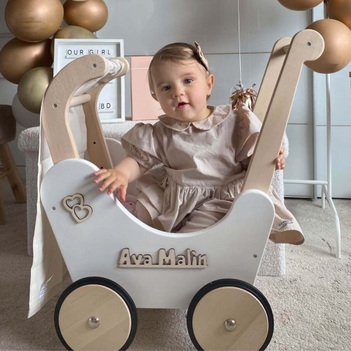 Preview: Puppenwagen JOHANNA grau aus Holz mit Flüsterreifen für Kinder ab 1-2 Jahre personalisierbar Preview: Puppenwagen aus Holz fürs Spielzimmer Zuhause oder Kita
