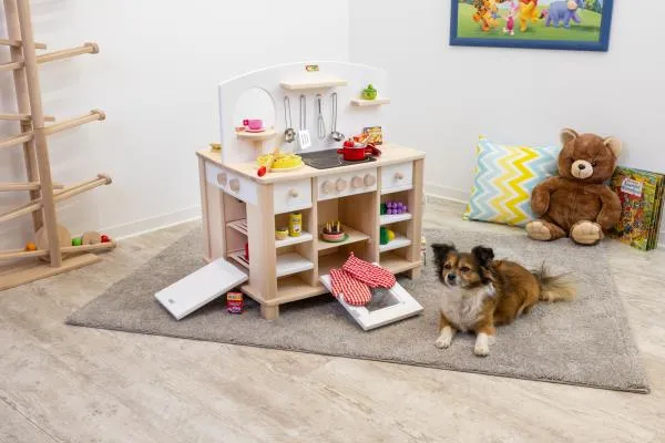 spielwelt kinderküche mit zubehör, töpfen, lebensmitteln. alle klappen zu öffnen