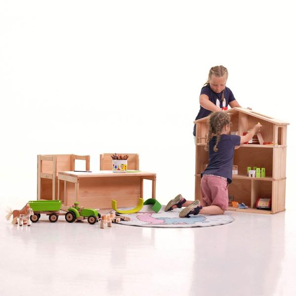 Puppenhaus 3 Stöckig mit spielenden Kindern