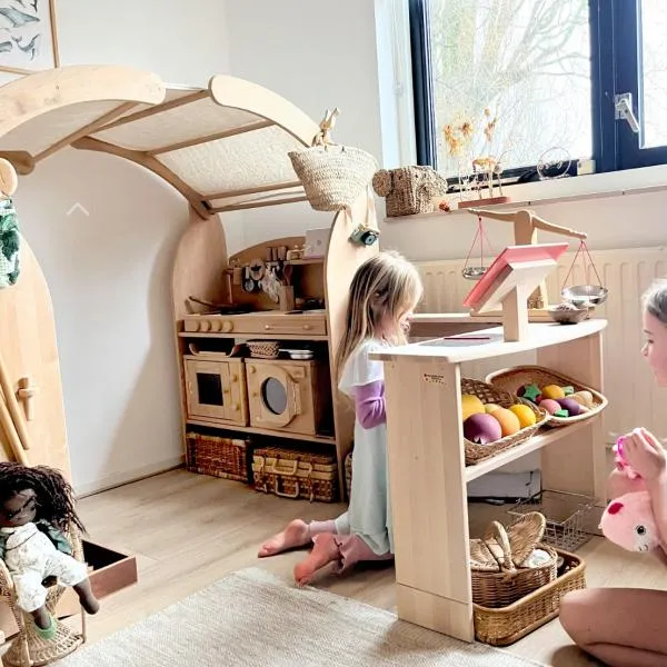 Spielküche - aus Holz für Kinder